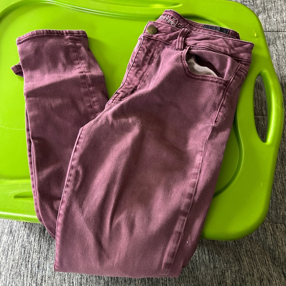 Size 8 - Maroon AE Jeans